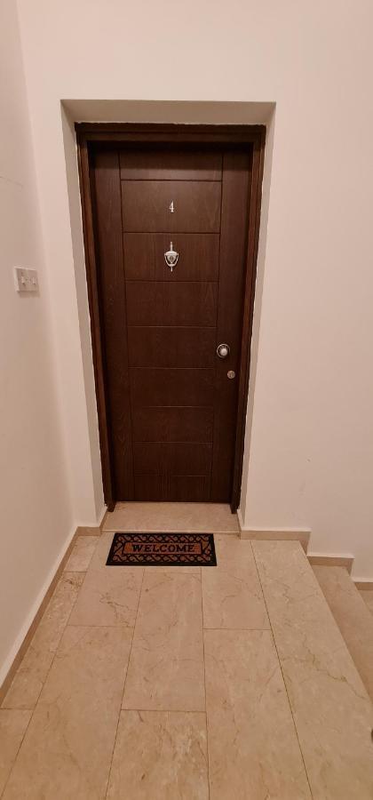 Oytam Apt Nicósia Exterior foto