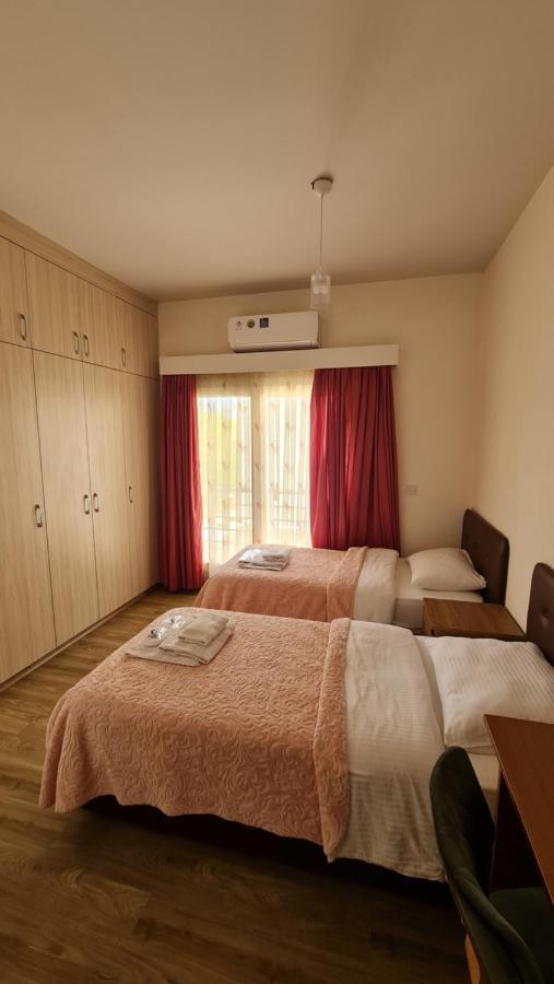 Oytam Apt Nicósia Exterior foto